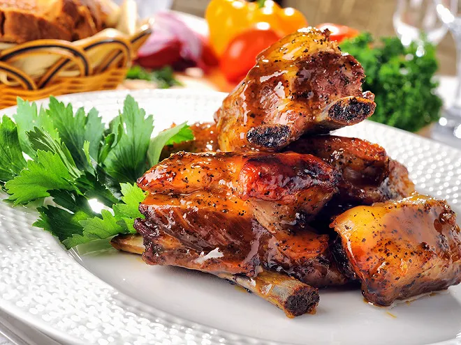 Travers de porc à la Cantonnaise : Une recette croustillante et savoureuse